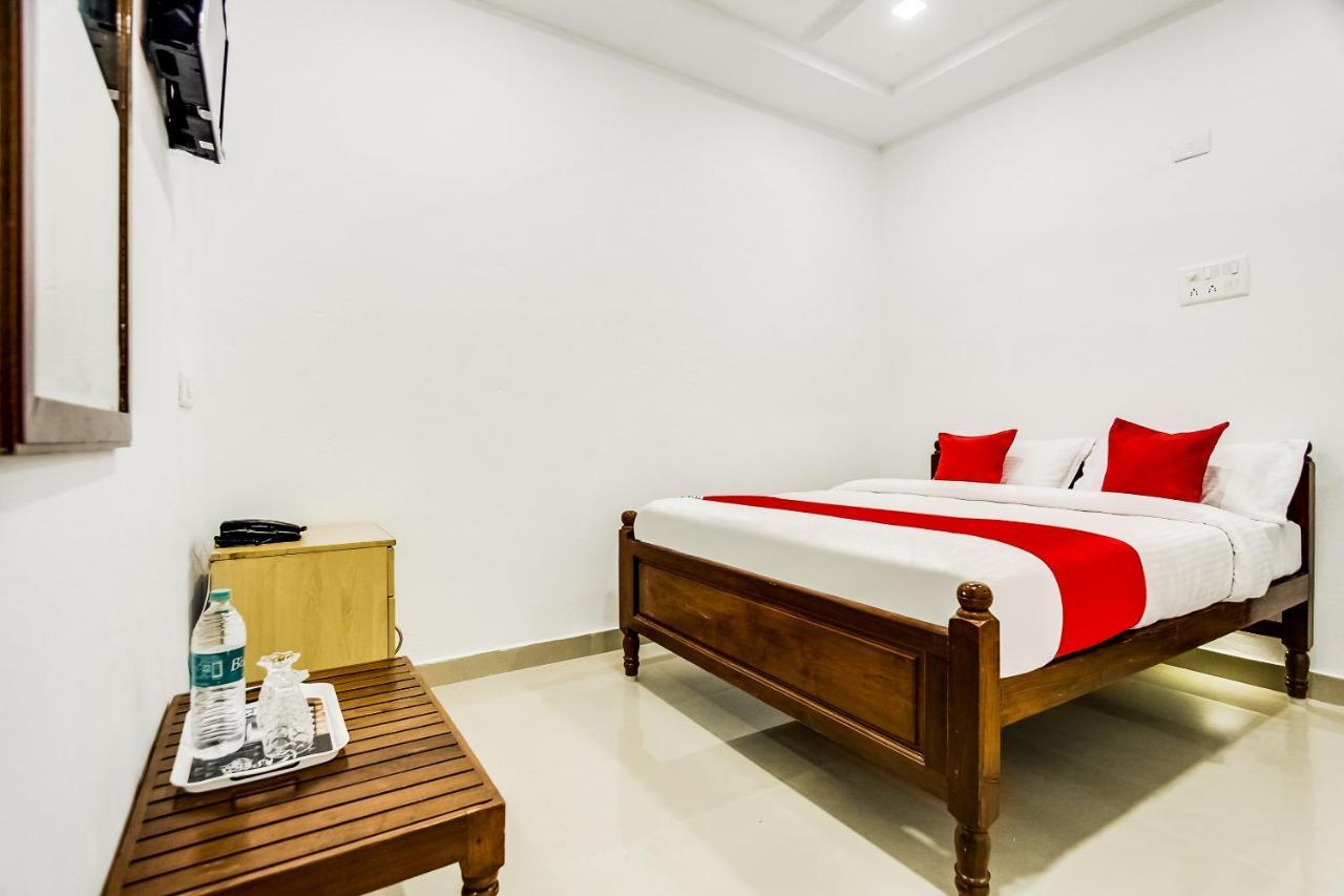 Oyo 70841 Hotel Anjali Residency Velur Ngoại thất bức ảnh