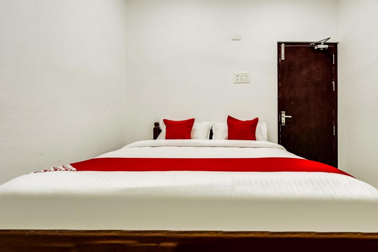 Oyo 70841 Hotel Anjali Residency Velur Ngoại thất bức ảnh