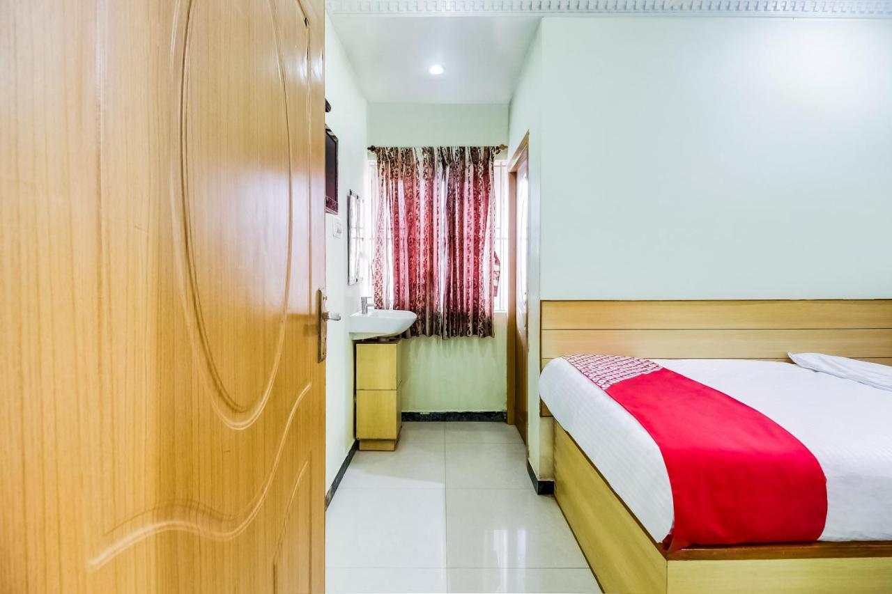 Oyo 70841 Hotel Anjali Residency Velur Ngoại thất bức ảnh